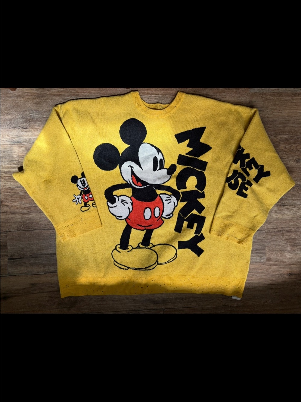 Disney Mickey Mouse Knit Pullover Sweater Women’s XXXL Yellow & Black Casual EUC